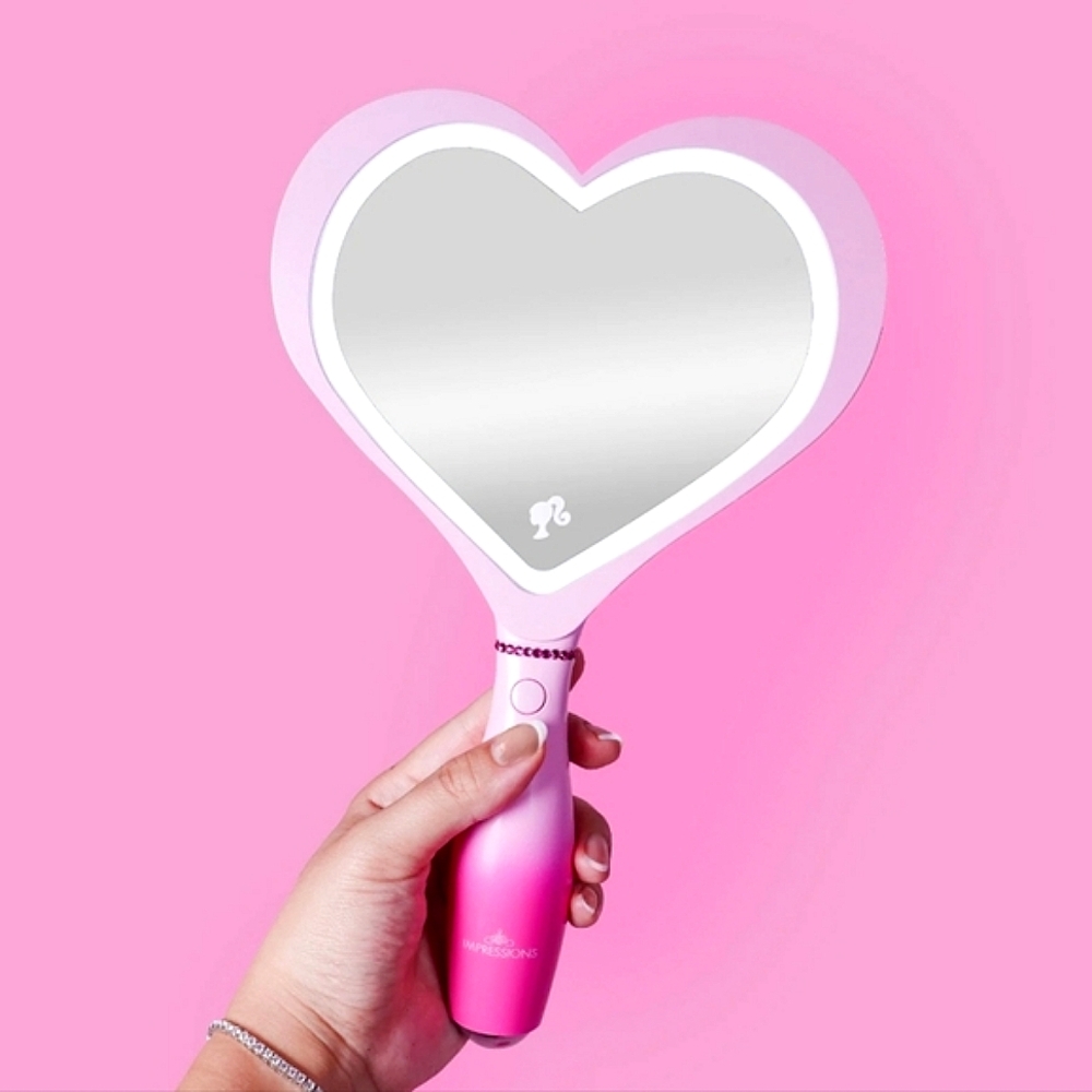 Barbie LED Handheld Mirror - Picture 5 of 16